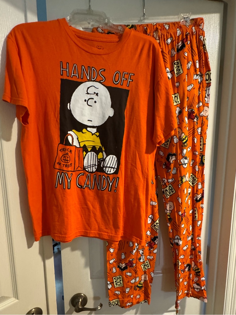 Peanuts Halloween Charlie Brown
Medium shirt, small bottoms
